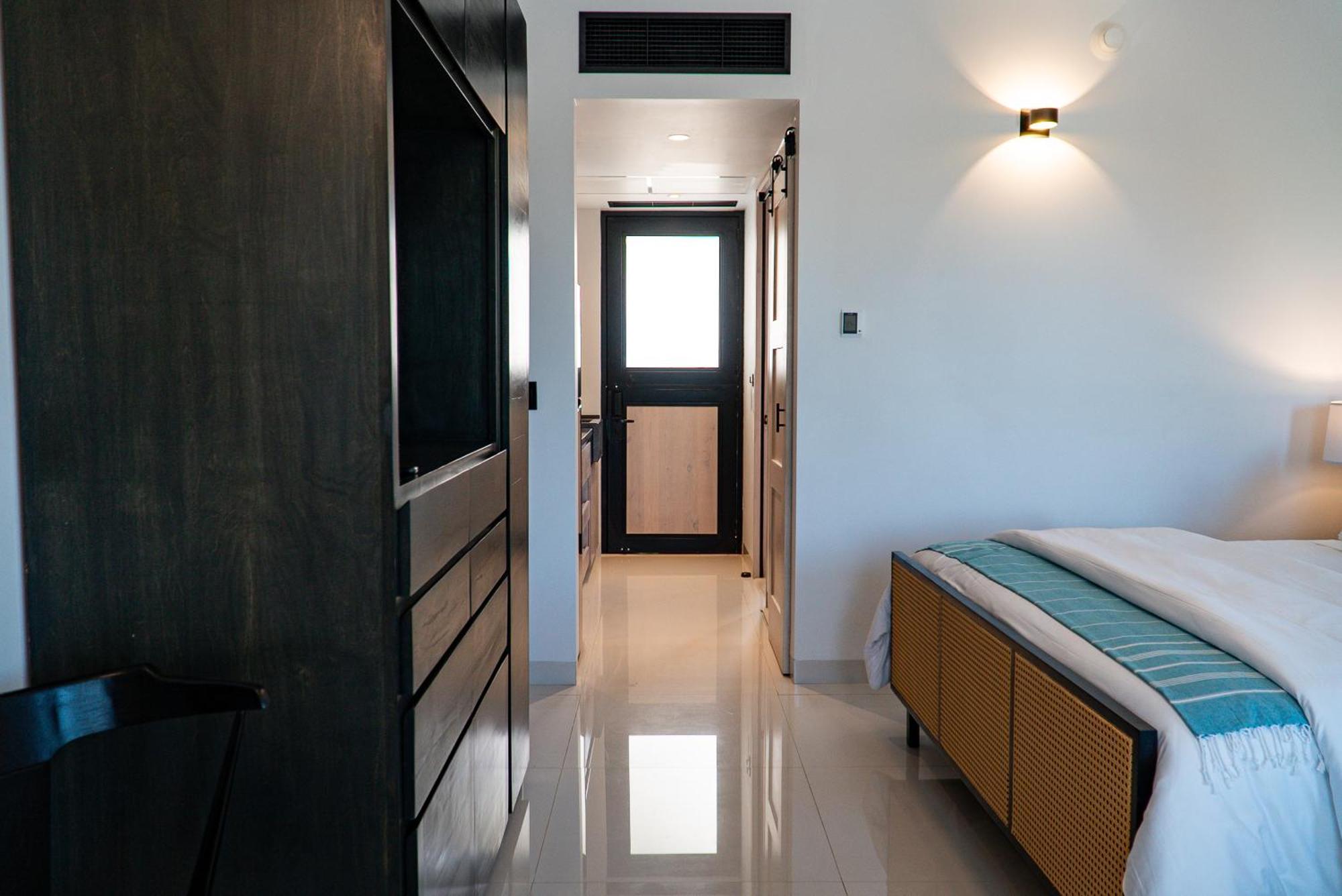 Hotel Flamboyan & Residences 4*