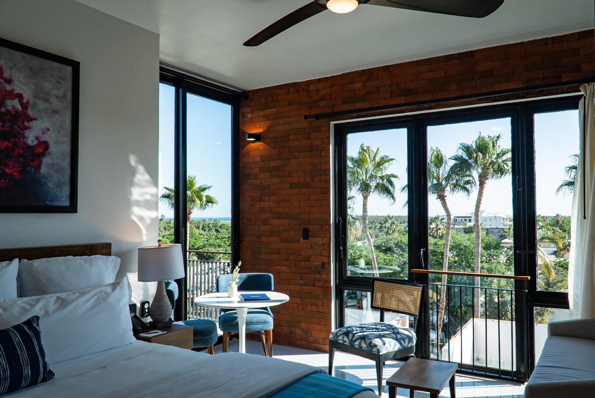 Flamboyan & Residences