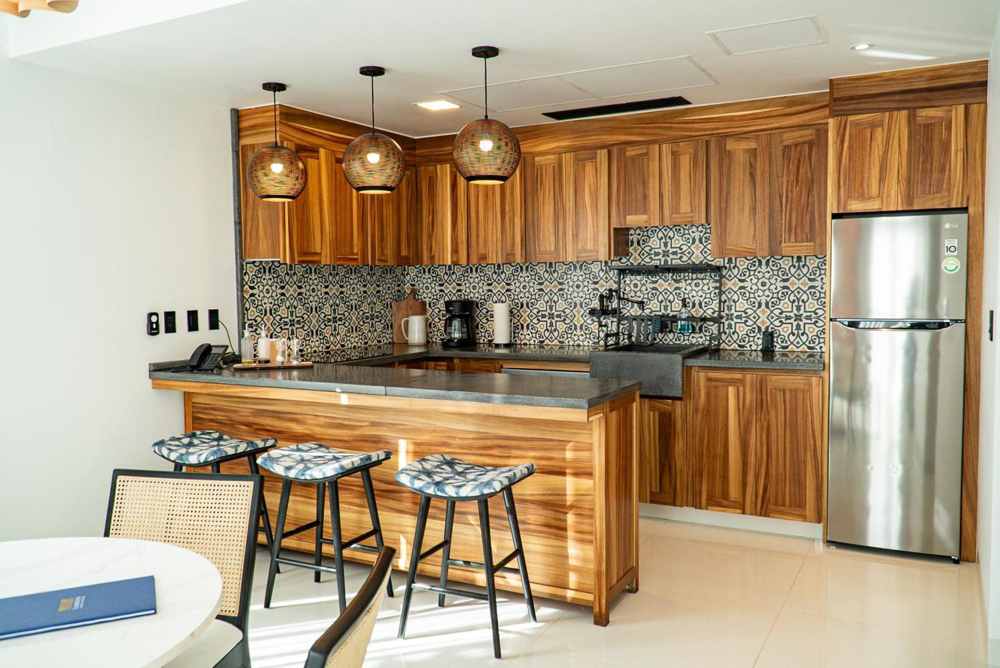 Hotel Flamboyan & Residences 4*