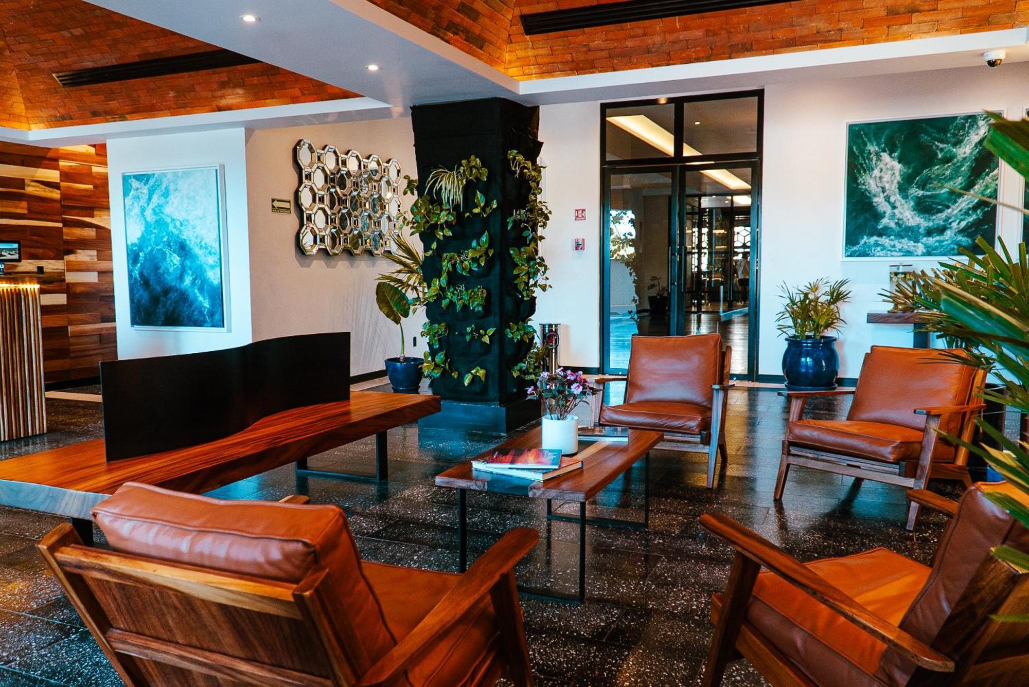Flamboyan & Residences Hotel 4*